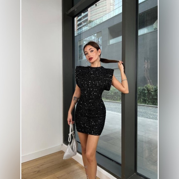 Zara SHOULDER PADS SEQUIN DRESS ZW COLLECTION - Picture 3 of 17